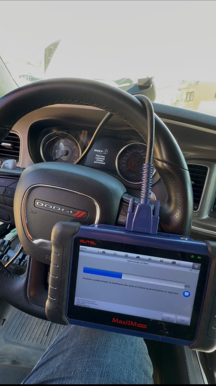 Aprendizaje de llave de proximidad Dodge Charger con Autel MaxiIM