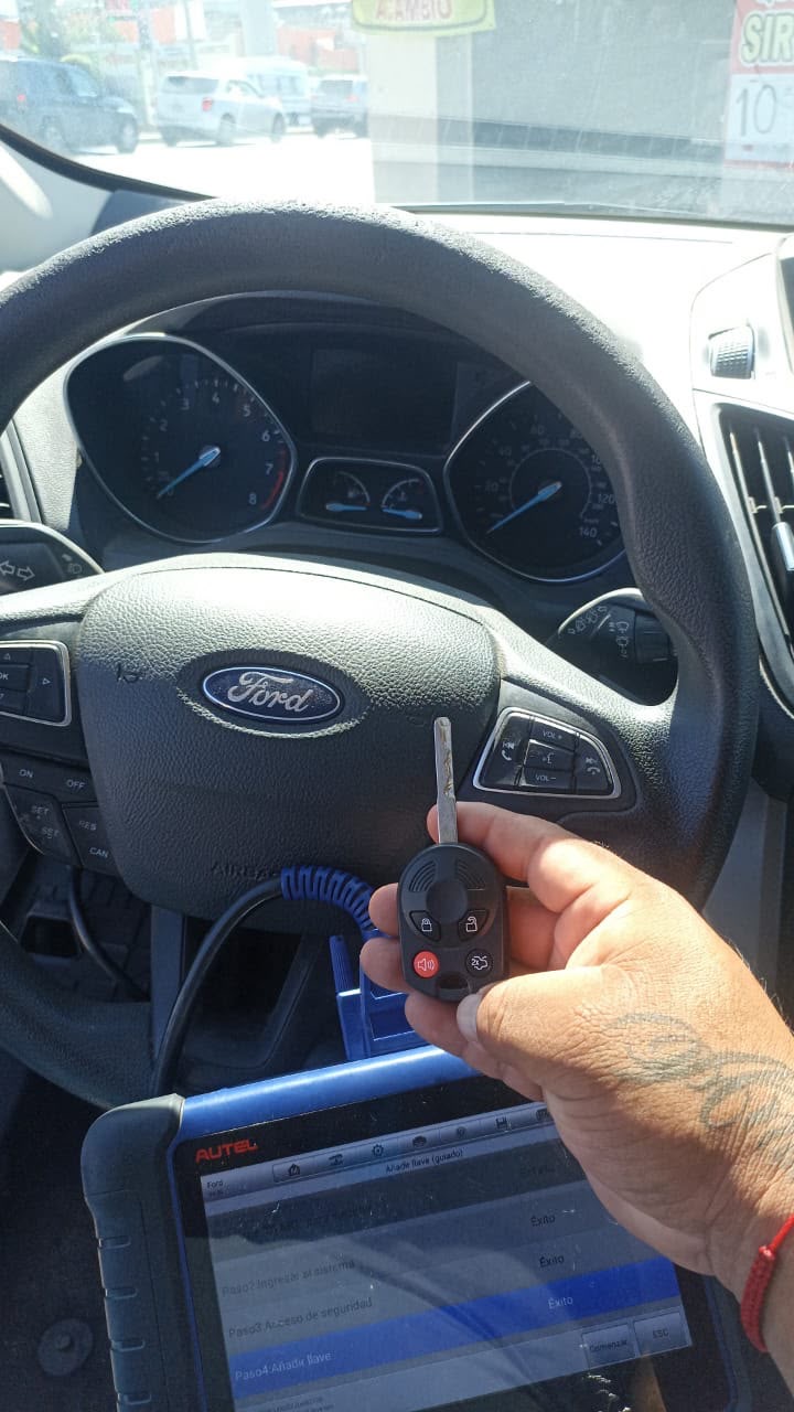 Programación de llave Ford Focus con equipo Autel