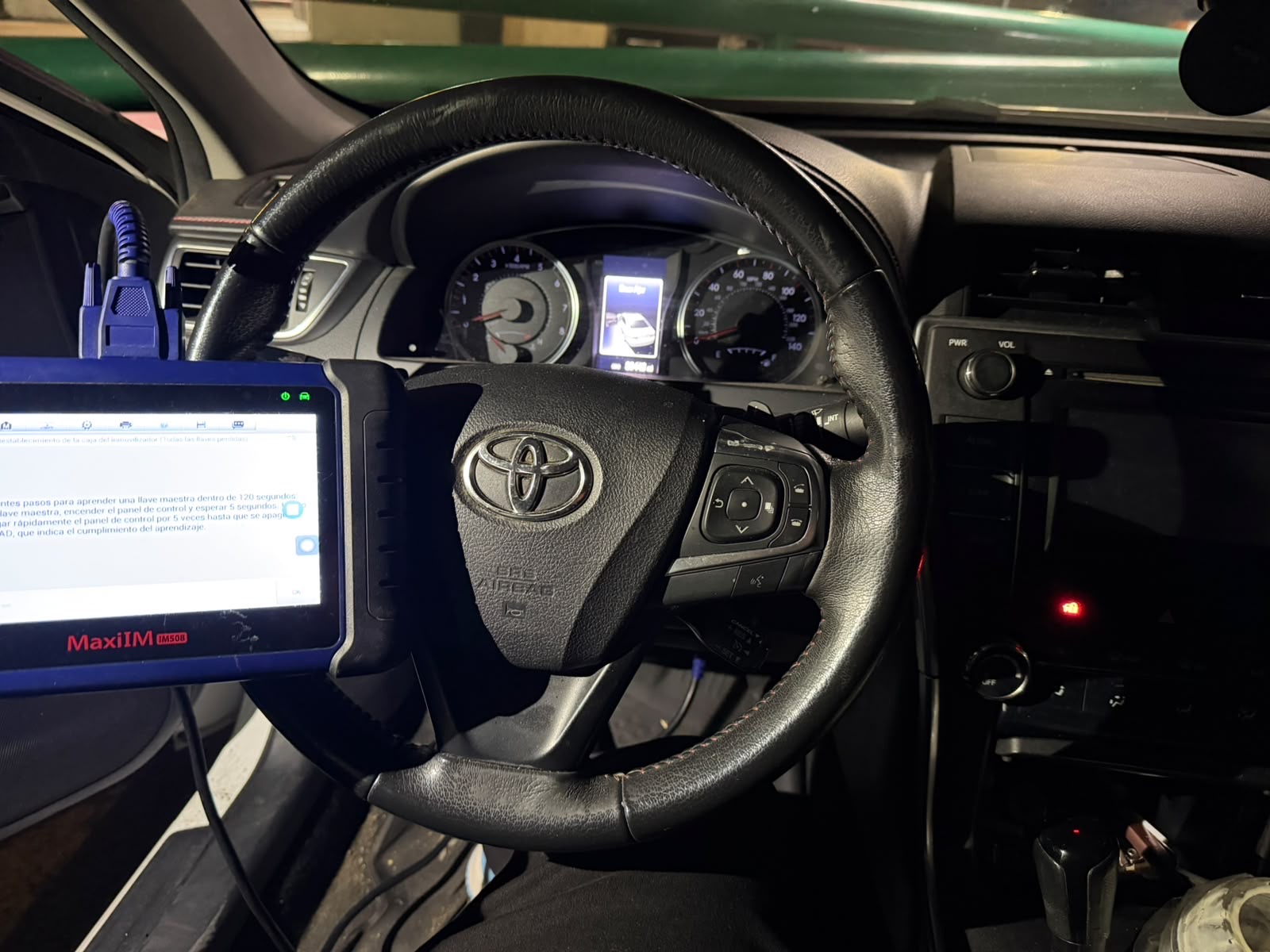 Programación de llave maestra Toyota Camry con MaxiIM